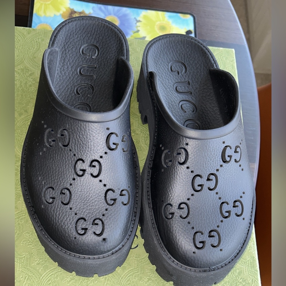 Authentic GUCCI WOMEN'S PLATFORM PERFORATED G SANDAL